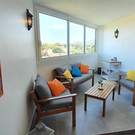 Magnifique 46 M2 Entierement Renove Et Equipe A Neuf - 4 Personnes